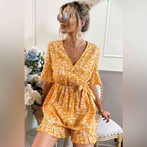 Sunburst Cute Yellow Outfits - Picture 3 of 3